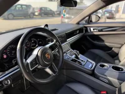 Sell Porsche Panamera 2018 - 74500 EUR, 50941 km - AUTO.MOTO.pt