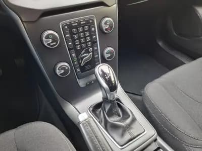 Vendo Volvo V40 2018 - 15990 EUR, 122118 km - AUTO.MOTO.pt