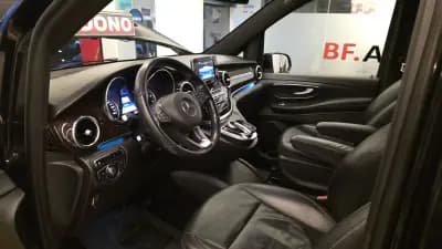 Vendo Mercedes-Benz V 220 2016 - 29900 EUR, 321809 km - AUTO.MOTO.pt