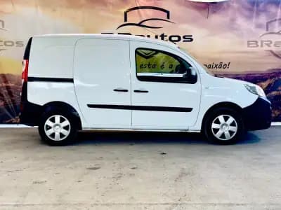 Vendo Renault Kangoo 2019 - 11500 EUR, 161094 km - AUTO.MOTO.pt
