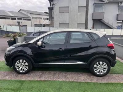 Vendo Renault Captur 2015 - 11900 EUR, 133000 km - AUTO.MOTO.pt