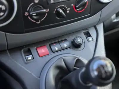 Sell Peugeot Partner 2014 - 9250 EUR, 190000 km - AUTO.MOTO.pt