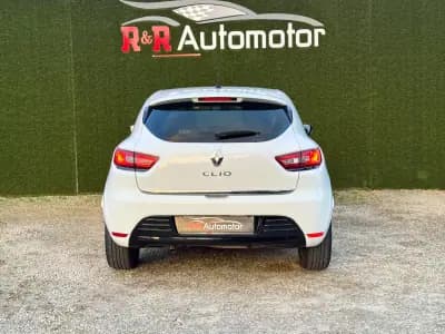 Vendo Renault Clio 2018 - 12500 EUR, 138000 km - AUTO.MOTO.pt