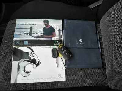 Vendo Peugeot Partner 2020 - 13950 EUR, 114372 km - AUTO.MOTO.pt