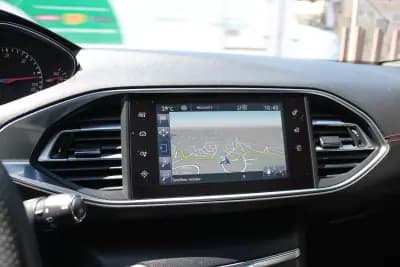 Sell Peugeot 308 SW 2015 - 12500 EUR, 185000 km - AUTO.MOTO.pt