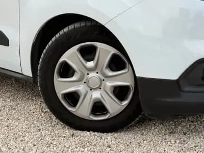 Sell Ford Transit Courier 2019 - 9990 EUR, 169990 km - AUTO.MOTO.pt