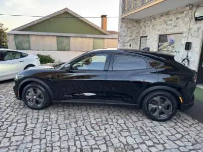 Vendo Ford Mustang Mach-E 2021 - 28990 EUR, 118000 km - AUTO.MOTO.pt