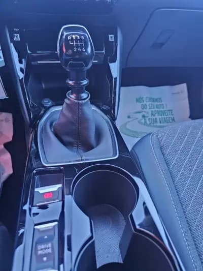 Vendo Peugeot 2008 2024 - 22900 EUR, 27230 km - AUTO.MOTO.pt