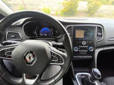 Vendo Renault Mégane Sport Tourer 2018 - 13750 EUR, 189000 km - AUTO.MOTO.pt