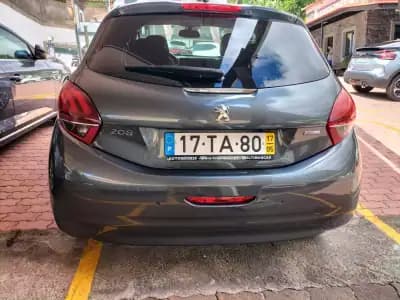 Vendo Peugeot 208 2017 - 10750 EUR, 96000 km - AUTO.MOTO.pt