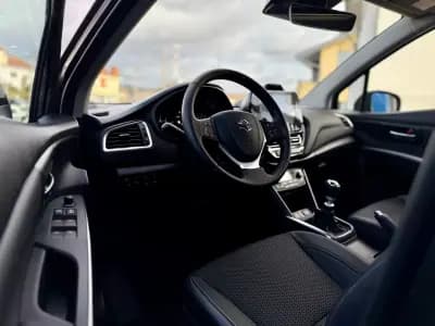 Vendo Suzuki S-Cross 2025 - 33950 EUR, 30 km - AUTO.MOTO.pt
