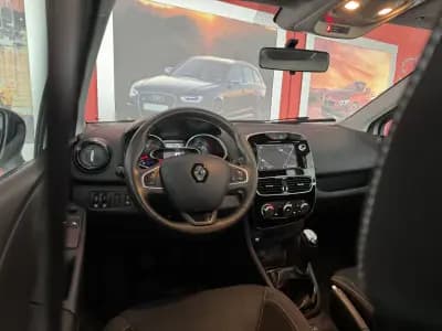 Vendo Renault Clio 2017 - 11990 EUR, 103171 km - AUTO.MOTO.pt