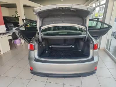 Vendo Lexus IS 300H 2013 - 19990 EUR, 170000 km - AUTO.MOTO.pt