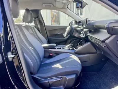 Vendo Peugeot e-2008 2020 - 20990 EUR, 18000 km - AUTO.MOTO.pt