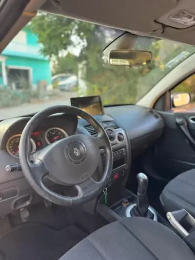 Sell Renault Mégane 2005 - 5500 EUR, 205713 km - AUTO.MOTO.pt