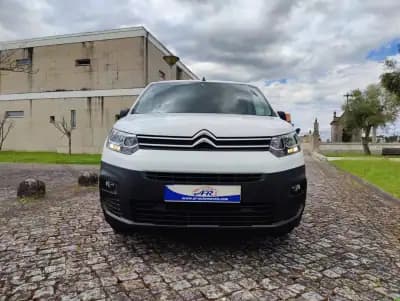 Vendo Citroën Berlingo 2021 - 12950 EUR, 156000 km - AUTO.MOTO.pt