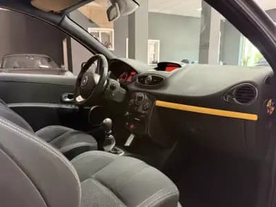 Vendo Renault Clio 2006 - 17500 EUR, 148741 km - AUTO.MOTO.pt