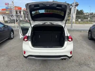 Vendo Ford Focus 2020 - 13450 EUR, 138886 km - AUTO.MOTO.pt