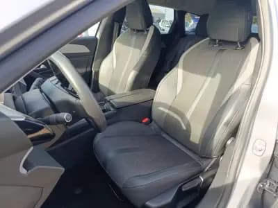 Vendo Peugeot 308 2023 - 18900 EUR, 75511 km - AUTO.MOTO.pt