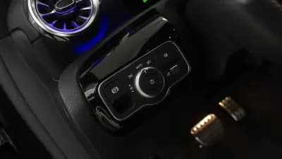 Vendo Mercedes-Benz A 200 2023 - 30850 EUR, 23000 km - AUTO.MOTO.pt