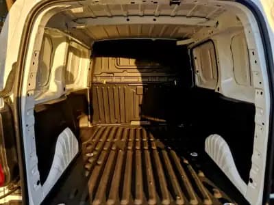 Vendo Peugeot Partner 2021 - 13990 EUR, 106734 km - AUTO.MOTO.pt