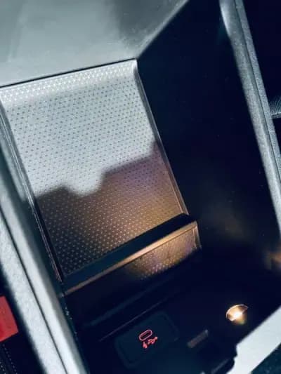 Vendo BMW 318 2021 - 34990 EUR, 23310 km - AUTO.MOTO.pt