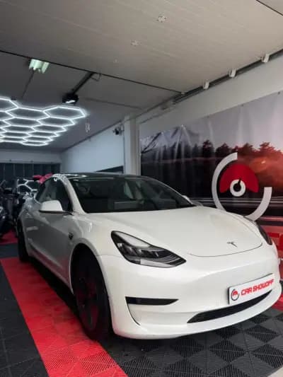 Vendo Tesla Model 3 2020 - 24900 EUR, 119316 km - AUTO.MOTO.pt