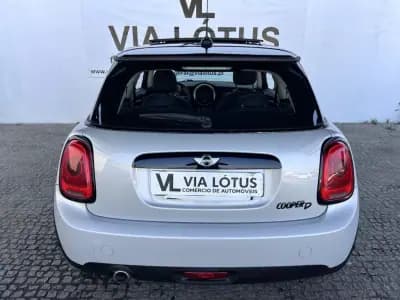 Vendo MINI Cooper 2017 - 16900 EUR, 141270 km - AUTO.MOTO.pt