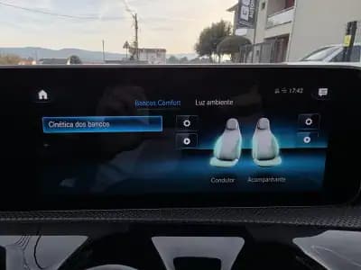 Vendo Mercedes-Benz CLA 180 2020 - 31990 EUR, 97000 km - AUTO.MOTO.pt