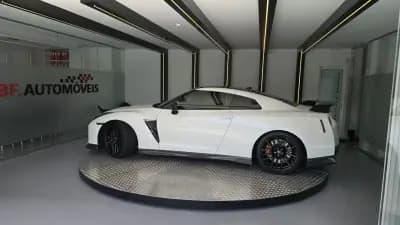 Sell Nissan GT-R 2017 - 149900 EUR, 50238 km - AUTO.MOTO.pt