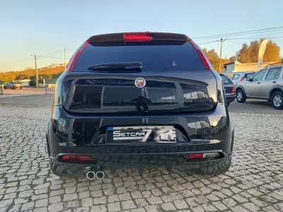 Vendo Fiat Grande Punto 2010 - 13900 EUR, 32000 km - AUTO.MOTO.pt