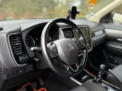 Sell Mitsubishi Outlander 2017 - 16990 EUR, 132000 km - AUTO.MOTO.pt