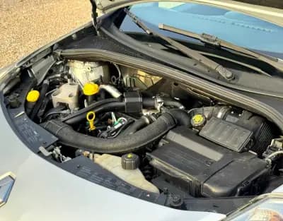 Vendo Renault Clio 2009 - 4280 EUR, 290626 km - AUTO.MOTO.pt