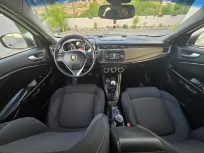 Sell Alfa Romeo Giulietta 2015 - 13500 EUR, 148000 km - AUTO.MOTO.pt