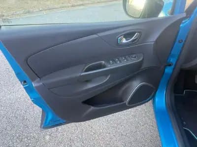 Vendo Renault Captur 2014 - 8990 EUR, 178000 km - AUTO.MOTO.pt