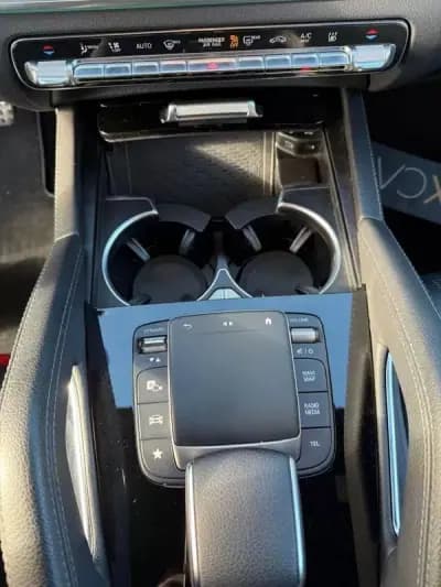 Vendo Mercedes-Benz GLE 350 2021 - 53999 EUR, 137500 km - AUTO.MOTO.pt