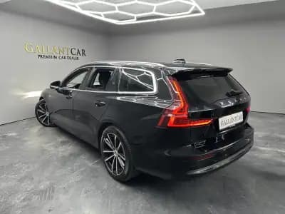 Vendo Volvo V60 2023 - 38500 EUR, 60000 km - AUTO.MOTO.pt