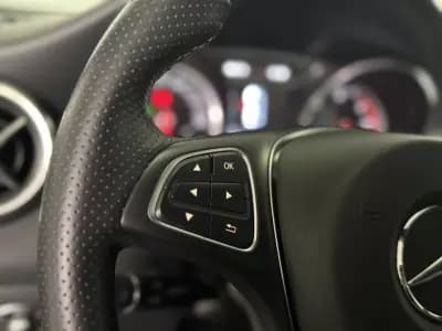 Vendo Mercedes-Benz CLA 180 2018 - 21950 EUR, 77215 km - AUTO.MOTO.pt