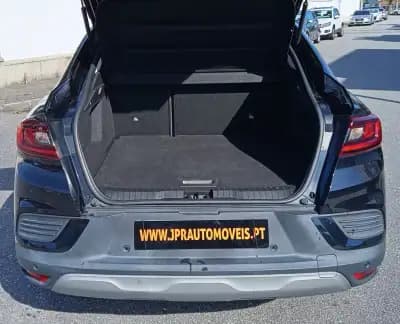 Vendo Renault Arkana 2023 - 24490 EUR, 47472 km - AUTO.MOTO.pt