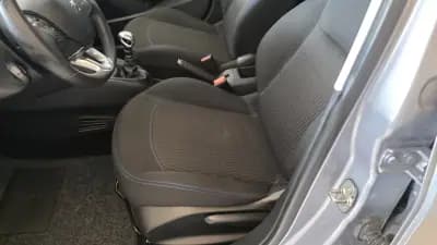 Sell Peugeot 208 2019 - 9900 EUR, 179951 km - AUTO.MOTO.pt