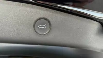 Vendo Tesla Model 3 2022 - 31900 EUR, 57000 km - AUTO.MOTO.pt