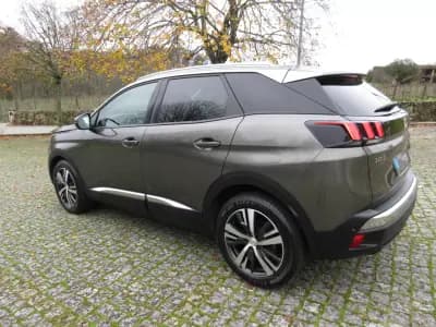 Sell Peugeot 3008 2017 - 18990 EUR, 151000 km - AUTO.MOTO.pt