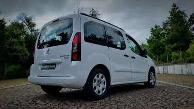 Vendo Peugeot Partner 2018 - 15900 EUR, 160000 km - AUTO.MOTO.pt