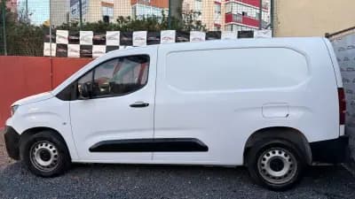 Vendo Peugeot Partner 2020 - 9900 EUR, 145000 km - AUTO.MOTO.pt