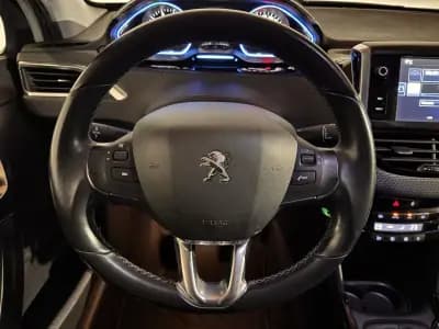 Sell Peugeot 2008 2015 - 10750 EUR, 70045 km - AUTO.MOTO.pt
