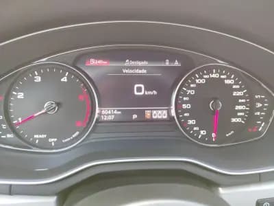 Vendo Audi A4 Avant 2021 - 27450 EUR, 60414 km - AUTO.MOTO.pt