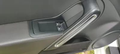 Vendo Volkswagen New Beetle 2011 - 18490 EUR, 163800 km - AUTO.MOTO.pt