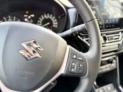 Vendo Suzuki S-Cross 2025 - 33950 EUR, 30 km - AUTO.MOTO.pt