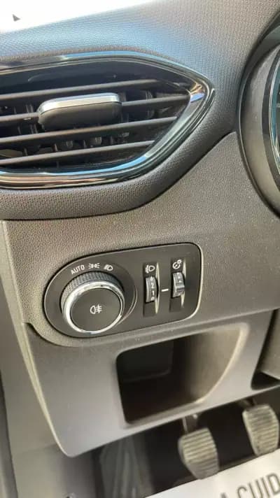 Vendo Opel Crossland 2022 - 17450 EUR, 40566 km - AUTO.MOTO.pt