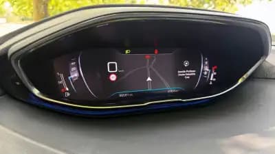 Vendo Peugeot 3008 2021 - 20499 EUR, 98021 km - AUTO.MOTO.pt